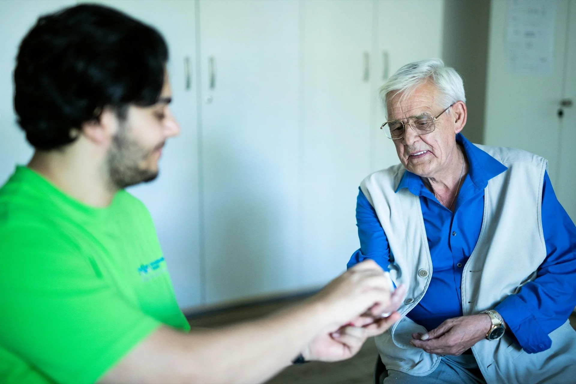 Professionelle medizinische Betreuung - Medikamentengabe durch geschultes Pflegepersonal